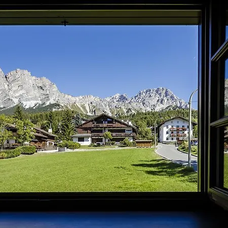 Appartement Chalet Verocai - Stayincortina *