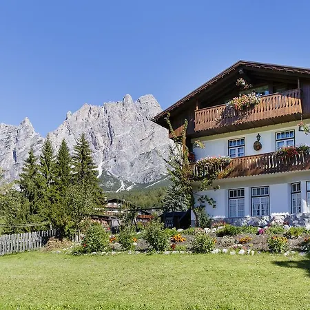 Appartement Chalet Verocai - Stayincortina *